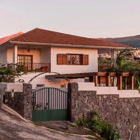 Ad Alberto Dorner - Modern דירה